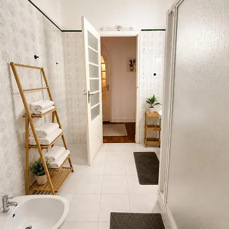 Casa Do Jardim Bed and Breakfast